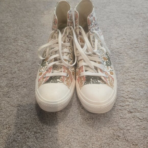 Converse - Picture 2 of 2